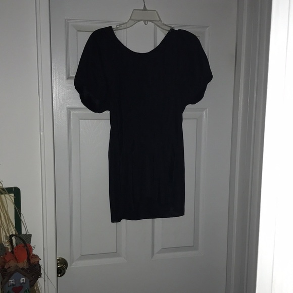 Daisy Fuentes moda women’s black M shirt with rouging in front and back. - Picture 3 of 8